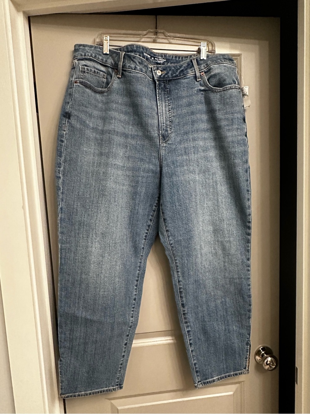 Old Navy Women's Cropped Jeans in Light Blue Wash